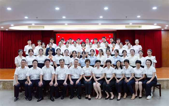 奋进新时代，逐梦新征程 蓝月亮官方旗舰店官网举行喜迎建国75周年朗诵比赛